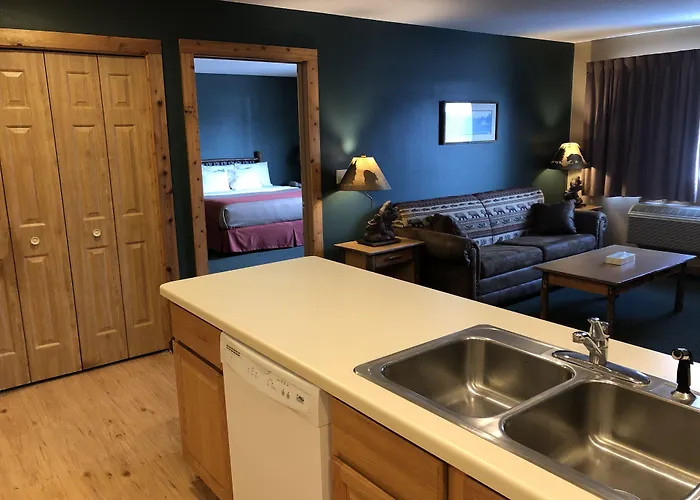 The Lodge At Crooked Lake