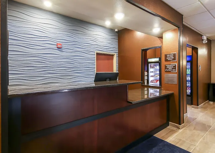 Cobblestone Inn & Suites - Menomonie/Uw-Stout